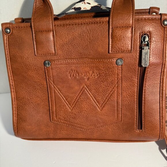 Wrangler Montana West Whipstitch Patchwork Crossbody Bag 11 x 8.8 x 3.8 inches - Picture 7 of 9